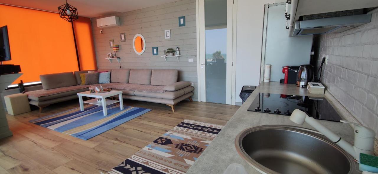 Luxury Beach Apartment In Qerret โกเลม ภายนอก รูปภาพ