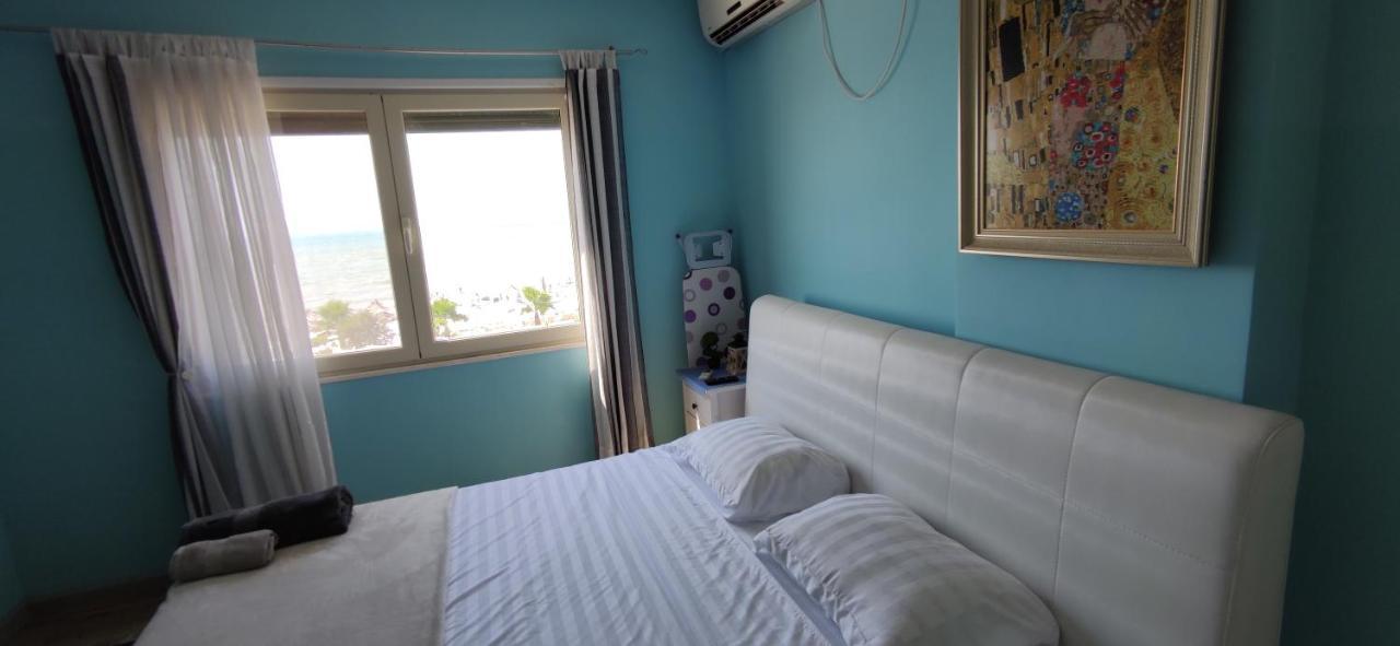 Luxury Beach Apartment In Qerret โกเลม ภายนอก รูปภาพ